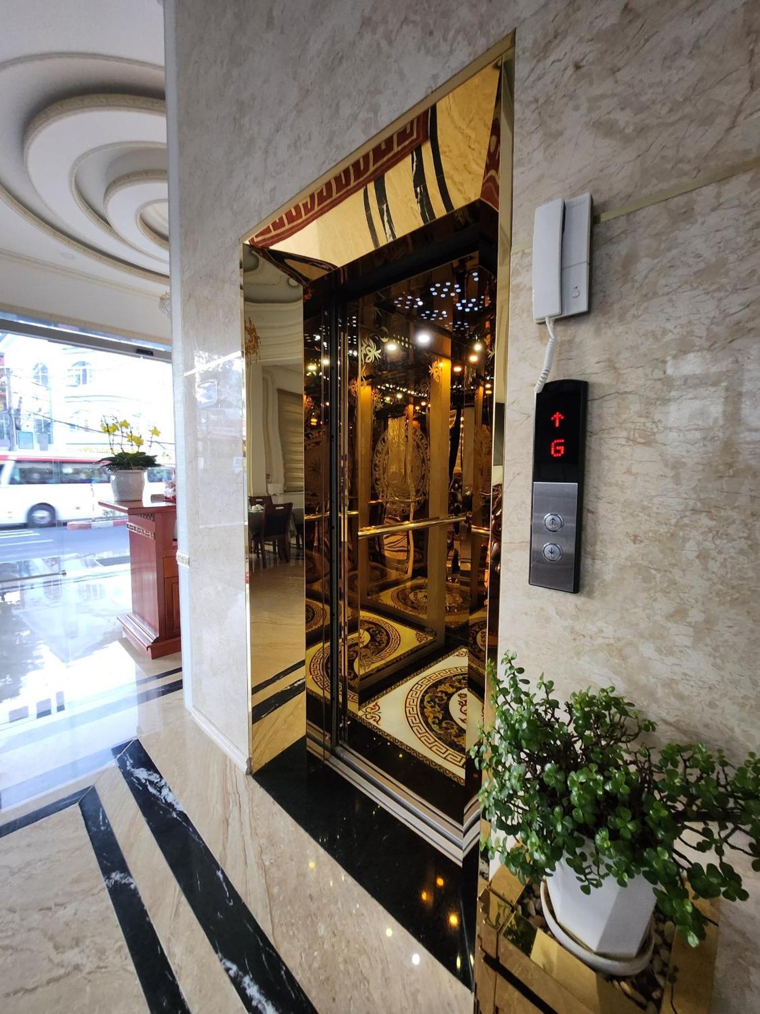 Crown Dalat Hotel Exterior photo
